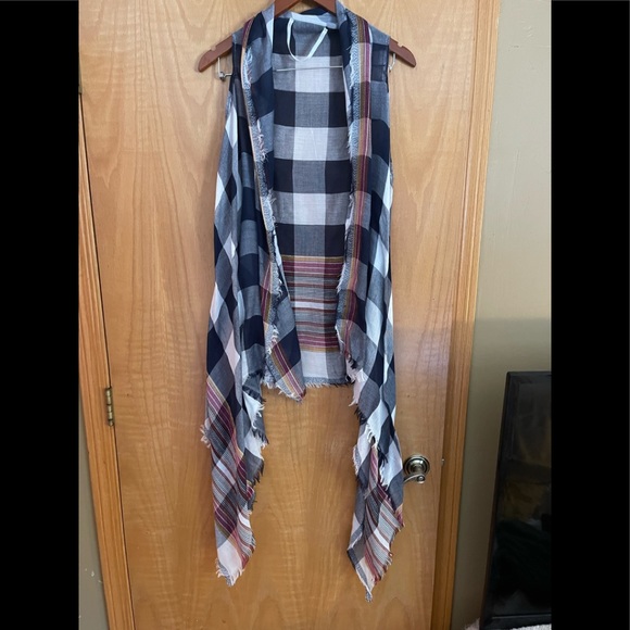 Tops - Lightweight sleeveless blue plaid kimono